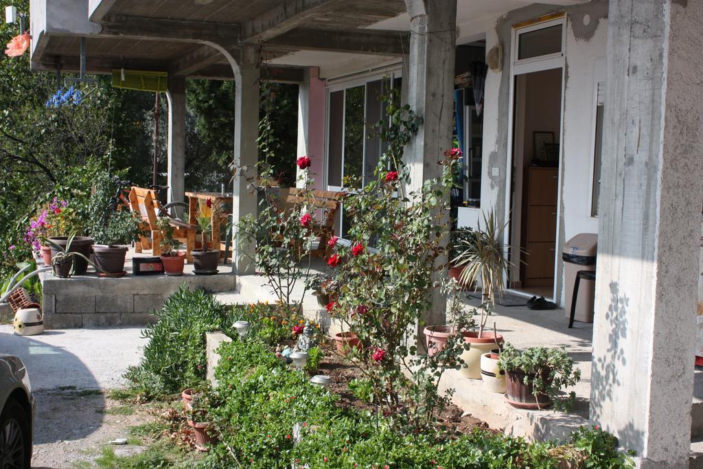Holiday Home Kalicanin バール 部屋 写真